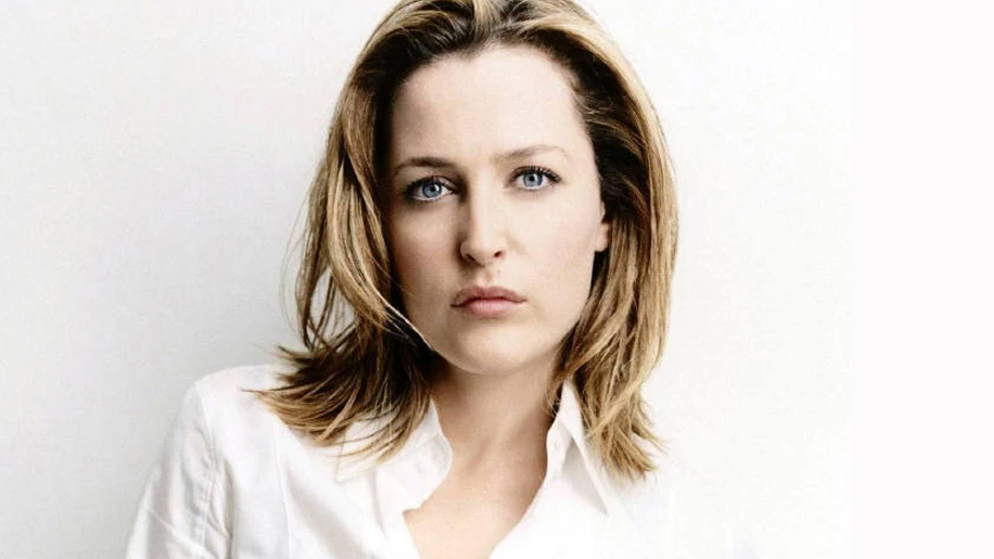 10 British Facts About Gillian Anderson Revealed